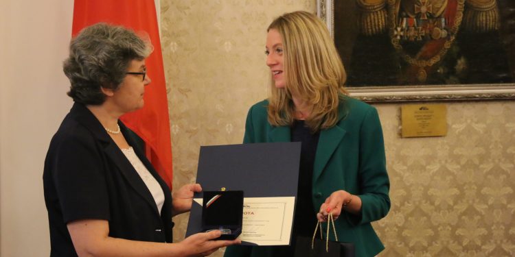 Аз уча в необикновена класна стая