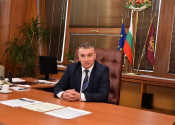 Проф. д-р Димитър Димитров – ректор на Университета за национално и световно стопанство, пред в. „Аз-буки“: Европейските мрежи  са еърбъс в образованието