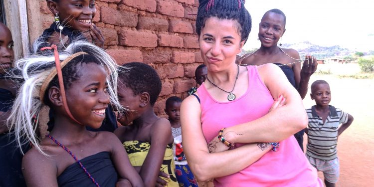 И в Танзания учителят е на почит