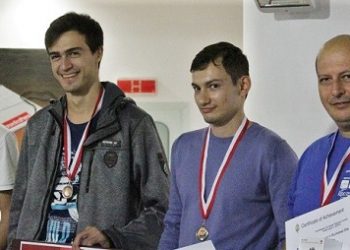 Информатици се доказват в онлайн състезание