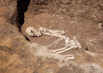 Следите продължават