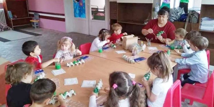 Мястото на детето е сред връстниците му