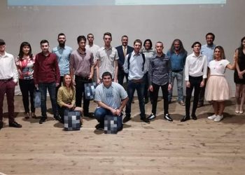 Помогни и спечели