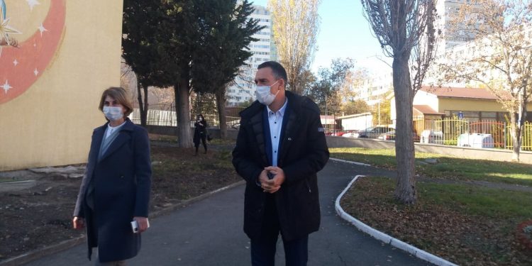 Да се присъединиш към първа линия