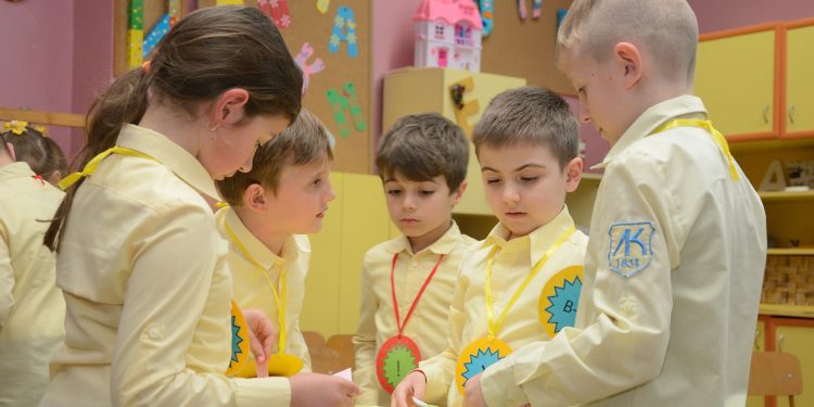 Тук създават личности