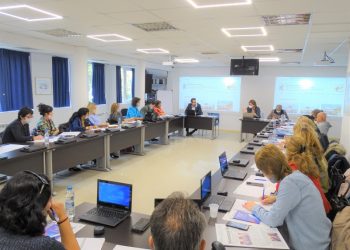 Всеки учител с онлайн профил за професионална квалификация