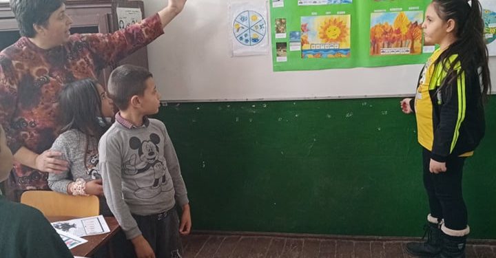 С добра дума всяка врата  се отваря