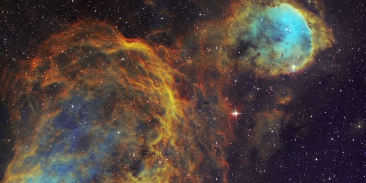 Поезия на 8000 светлинни години