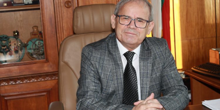 Проф. Илия Гюдженов, председател на Държавната агенция за българите в чужбина: Политиката за сънародниците ни зад граница не е партийно оцветена