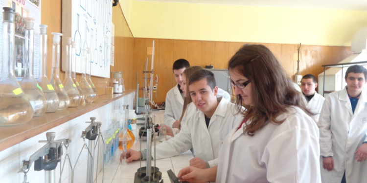 Решавам тест за шест