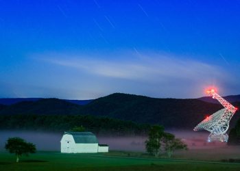 Молекули с въглероден пръстен в Космоса