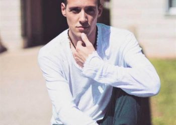 От университетската сцена до „Дисниленд“