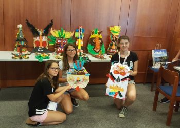 Деца представят Родината в Австрия  с кукерски маски