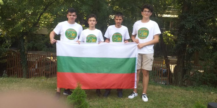 Злато, сребро и бронз – четири от четири