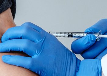 Ползите и рисковете от ваксините