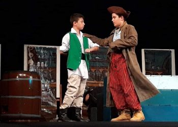 Занимателна химия привлича интерес