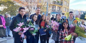 Златната диригентка  на многогласното пеене