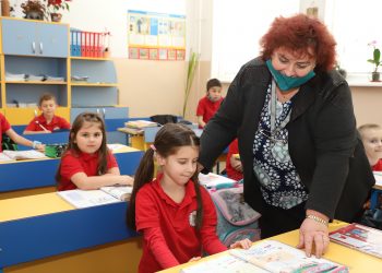 Диалогът продължава