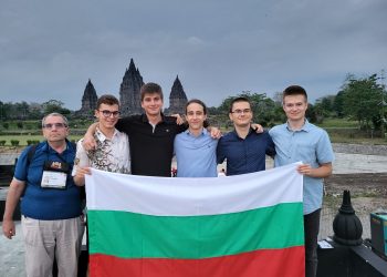 Четири от четири  по информатика