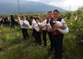 Наследник на вековни просветни традиции