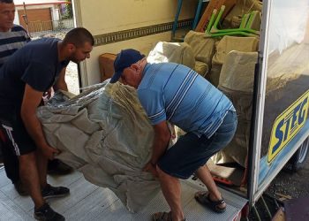 Да помогнем на наводненото училище