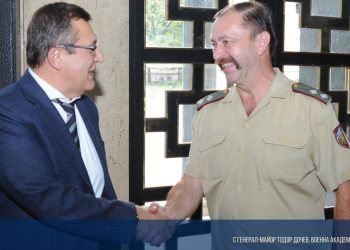 Министър Пенов се среща с ръководствата на две академии