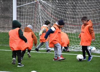 Треньори от „Реал Мадрид“ работят с деца от Видин