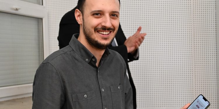 Издадоха първото е-уверение за студенти