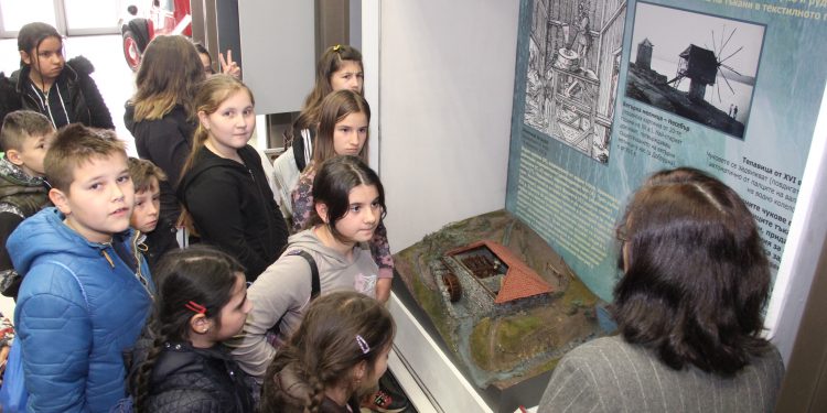 Инвестициите в образованието продължават