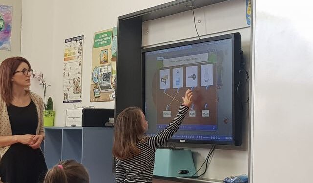 465 млн. лв. за ръст на учителските заплати