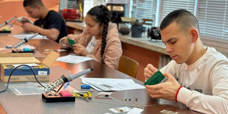 Кадри на бъдещето