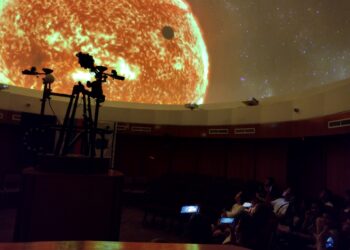 Звезди и планети  в класната стая  и извън нея