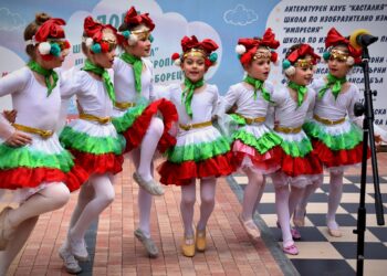 По килватера на времето