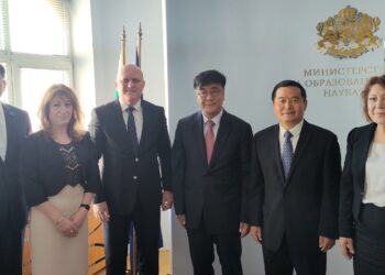 Засилваме образователните връзки с Китай и Дания