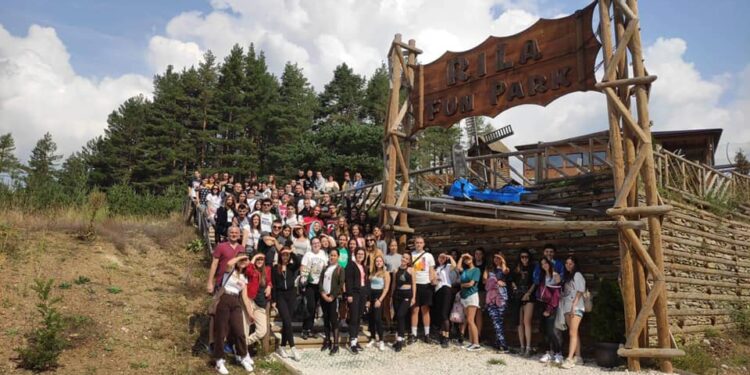 Маршрути на знанието до Рупите и още над 100 обекта