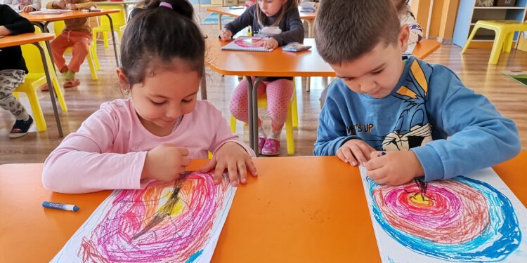 Около 3500 неприети в ясла деца ще получат компенсации