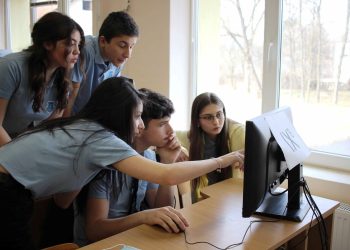 Европейска награда за Златаровската гимназия в Ботевград