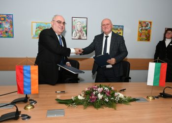 Развиваме образователния и научен обмен с Армения