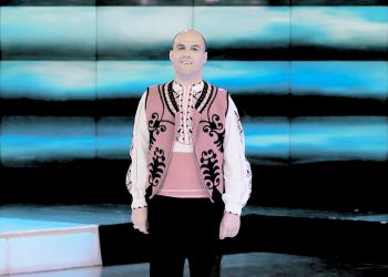 Прочут народен певец ръководи бургаско училище