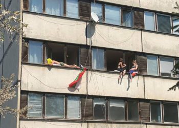 Удължиха три програми за сградния фонд в образованието