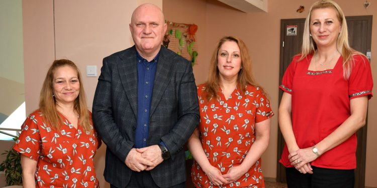 Министър Галин Цоков: Разработваме стандарт за образование и грижи за децата до три години