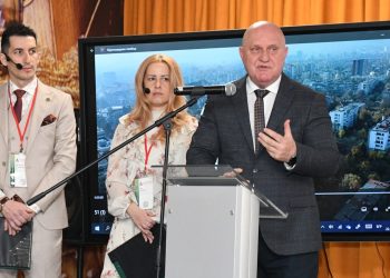 Над 1500 училища с направление по природни науки в новите STEM центрове