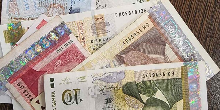 Приеха минимум за академичните заплати