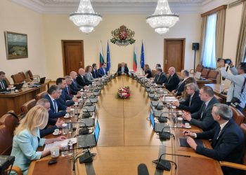 МОН ще отпусне 153 000 лева за стипендии на млади учени от България и от българската диаспора