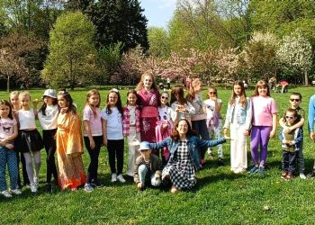 Да съзерцаваш под цъфналите японски вишни