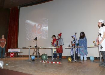 Ресторант накрая на Вселената: 70 ученици представят доклади на 50-ата национална младежка конференция по астрономия