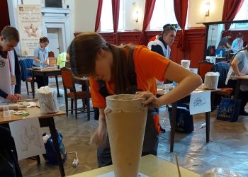 Ученици от Русе и Елин Пелин са победители в състезанието „Най-добър млад керамик“