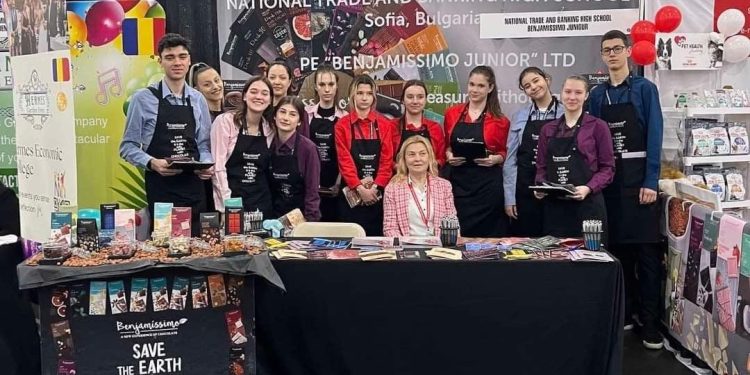 Български ученици печелят награди на бизнес състезание в Ню Йорк