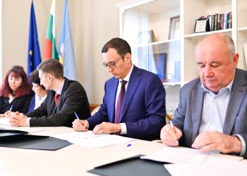 Заплатите в детското и училищното здравеопазване в София се вдигат с 30%