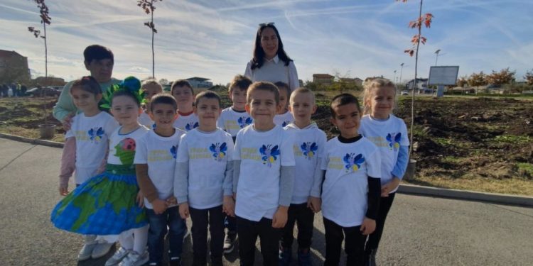 Пчеличката Биззи спасява Земята